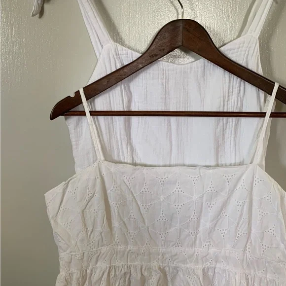 White cotton dresses - Picture 7 of 7